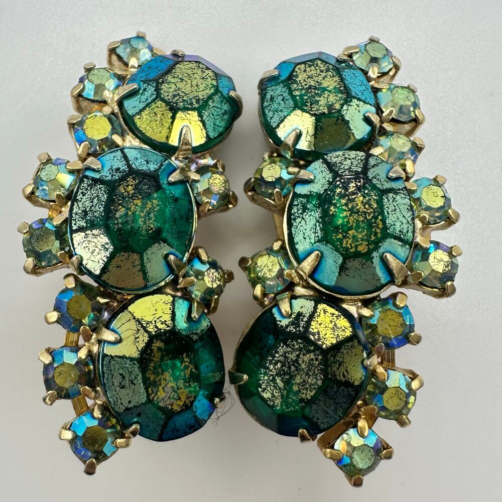 Vintage 1950s gold tone green aurora borealis AB rhinestones clip on earrings